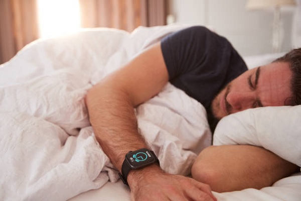 đeo đồng hồ thông minh khi ngủ